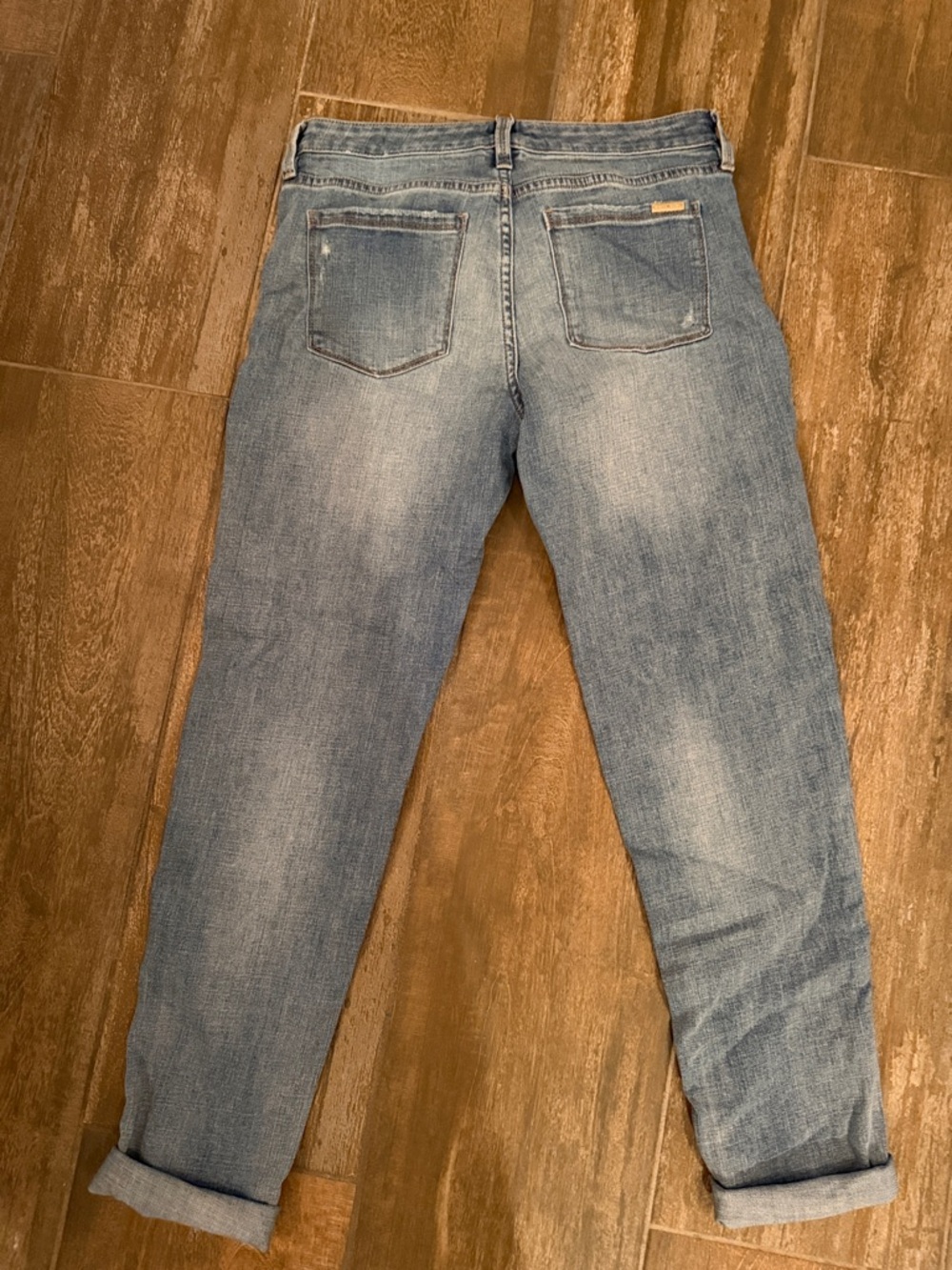 White House Black Market  Girlfriend Jeans with Cream Floral Appliqué - Picture 4 of 8